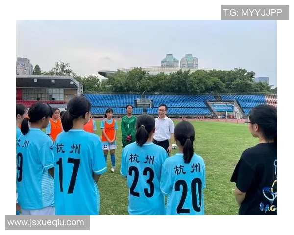 杭州足球队在世界锦标赛中的团队协作表现分析与点评