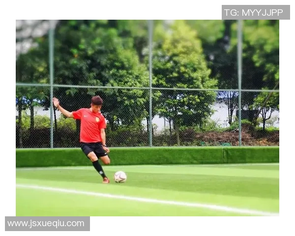 杭州足球队与广州足球队耐力较量的赛后分析与启示