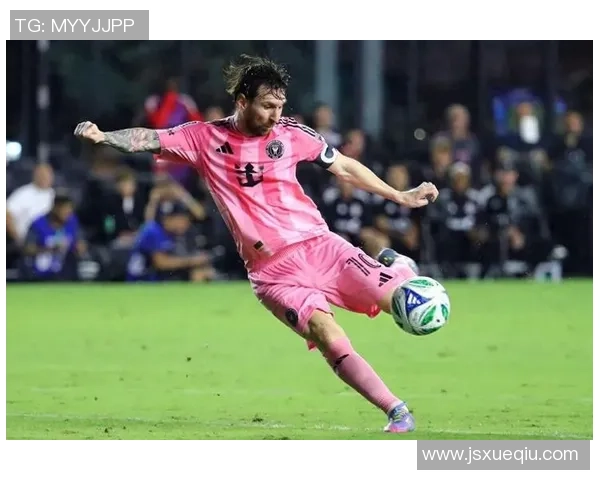 梅西在赛场上怒吼足球明星们的激情碰撞引发热议