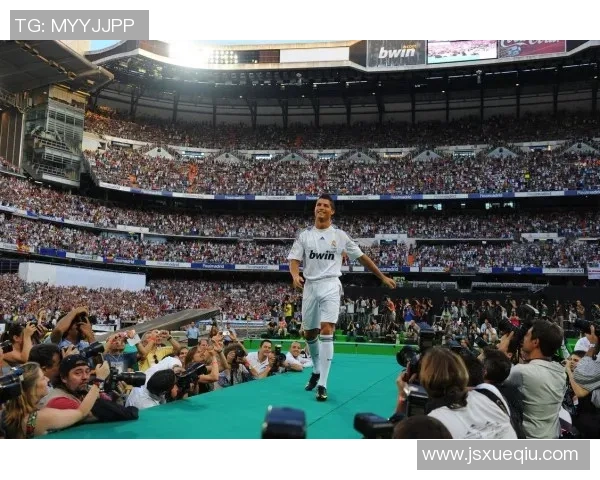 足球明星与他们的球鞋品牌背后的故事与影响力探讨 足球明星与他们的球鞋品牌背后的故事与影响力探讨