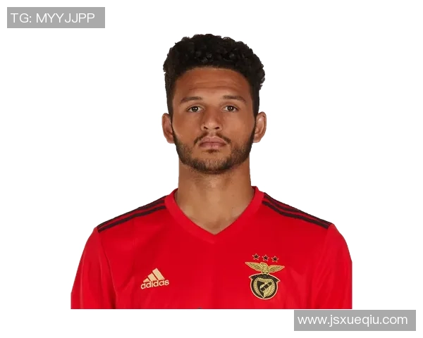 足球传奇拉莫斯的成长历程与职业生涯全景解析 足球传奇拉莫斯的成长历程与职业生涯全景解析