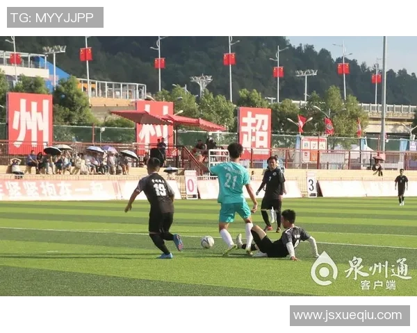 足球明星如王子般闪耀赛场魅力与风采尽显无遗 足球明星如王子般闪耀赛场魅力与风采尽显无遗