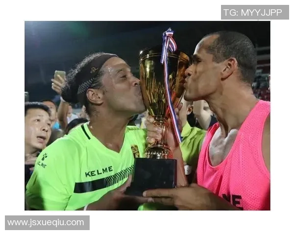 足球明星签名手环热潮来袭球迷们的珍藏与激情的完美结合