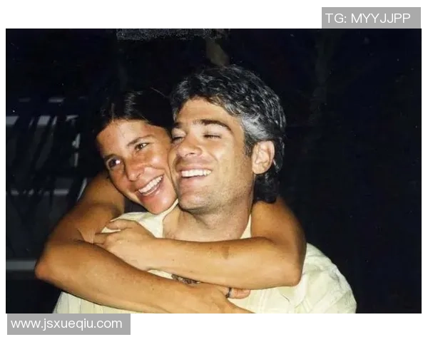 足球明星的藏族女友揭秘她的爱情故事与生活点滴