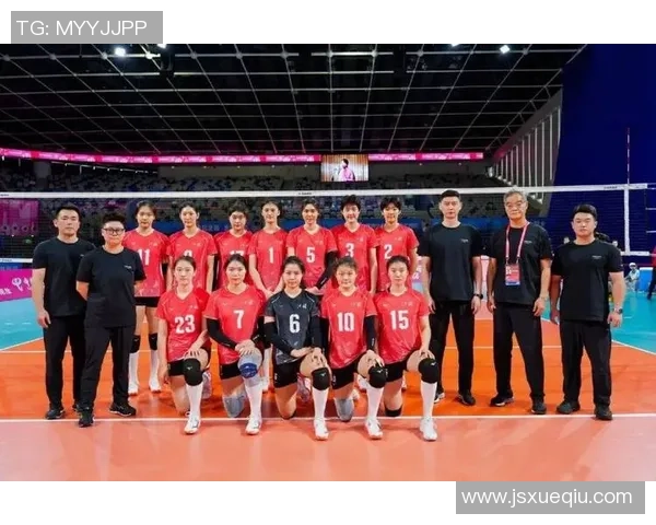 重庆排球队在排球状态排行榜中荣获第三名展现出强劲实力与团队合作精神 重庆排球队在排球状态排行榜中荣获第三名展现出强劲实力与团队合作精神