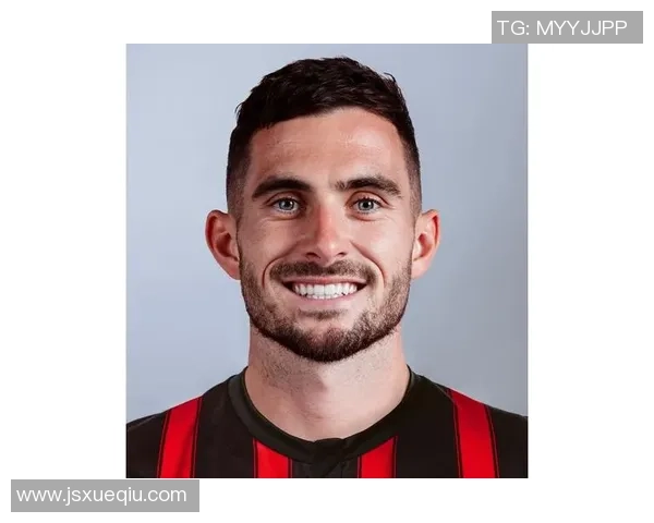 足球明星刘易斯的职业生涯与成就全景解析 足球明星刘易斯的职业生涯与成就全景解析